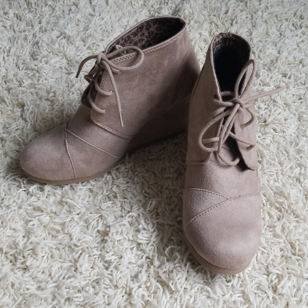 Size 8 Suede Wedges